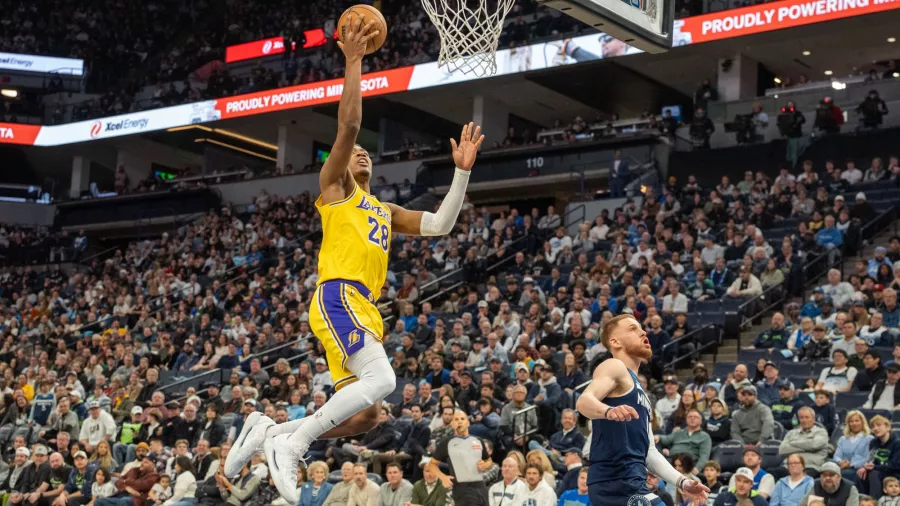 Los Timberwolves agravaron la crisis de los Lakers