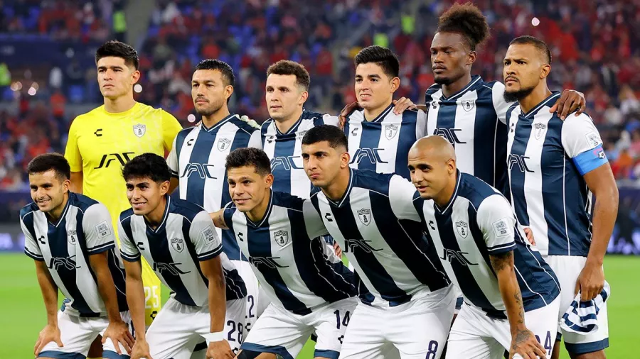 Con este camiseta 'limpia', Pahuca disputó la semifinal de la Copa Intercontinteal ante el Al-Ahly.