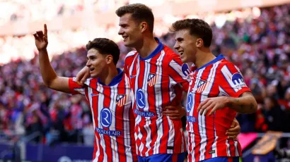 Un imparable Atlético de Madrid presiona a Barcelona por La Liga