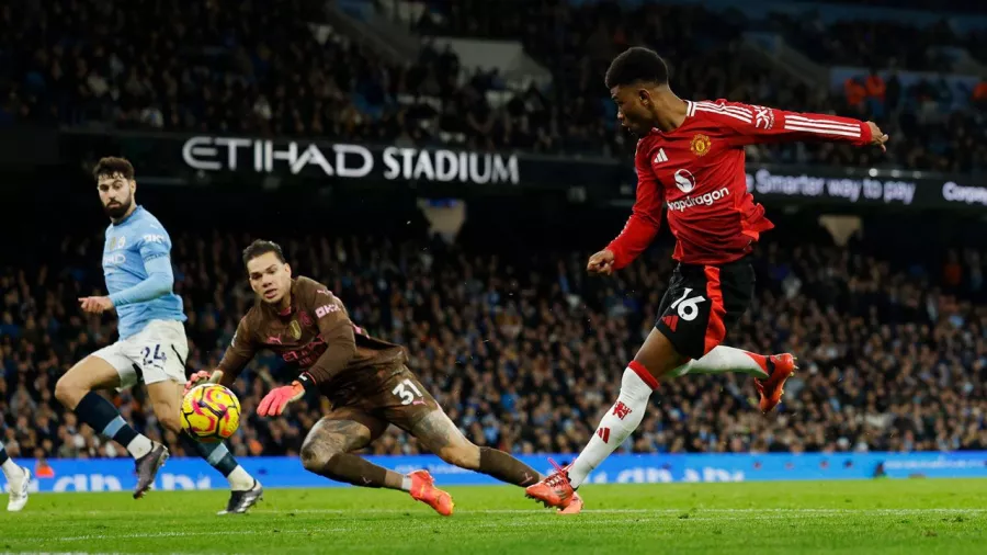 Manchester City llegó a los 88 minutos derrotando 1-0 al United, sin embargo, perdió la ventaja y cayó con dos goles de los ‘Red Devils’ al 88 y 90 en un final de locura