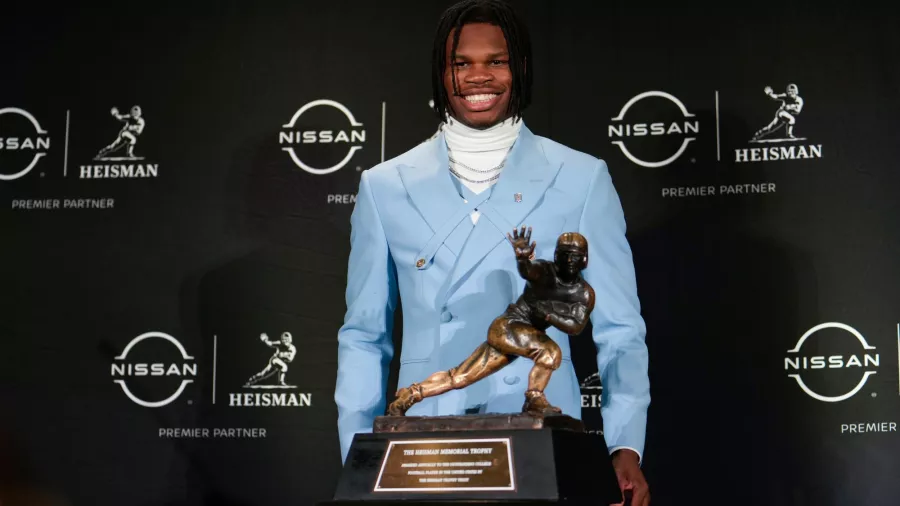 Travis Hunter de Colorado es el ganador del Trofeo Heisman 2024