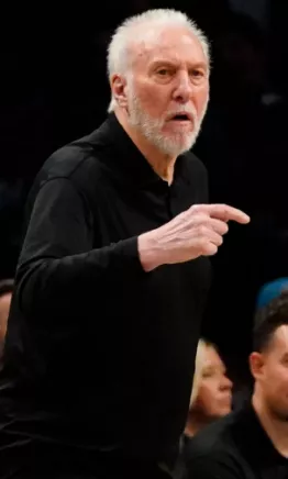 El coach Greg Popovich espera estar pronto de regreso