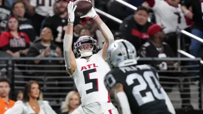 Los Falcons fueron los menos malos y derrotaron a los Raiders