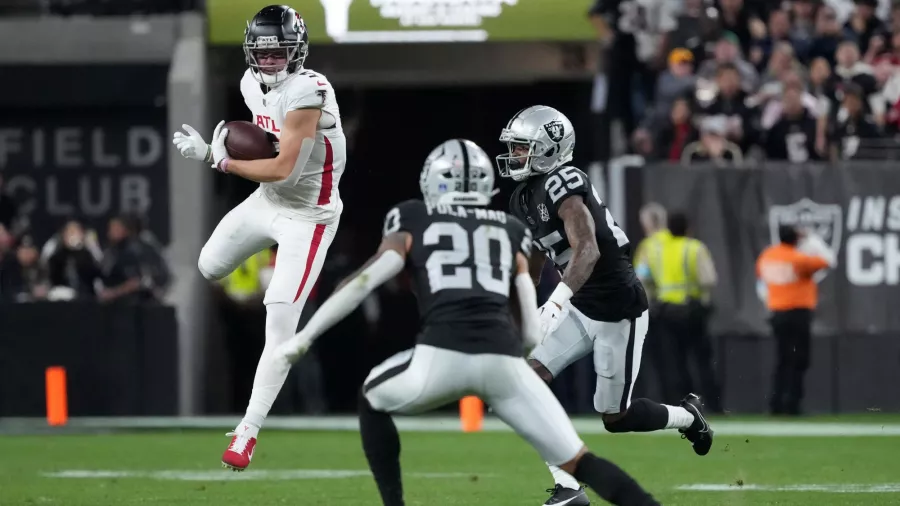 Los Falcons fueron los menos malos y derrotaron a los Raiders