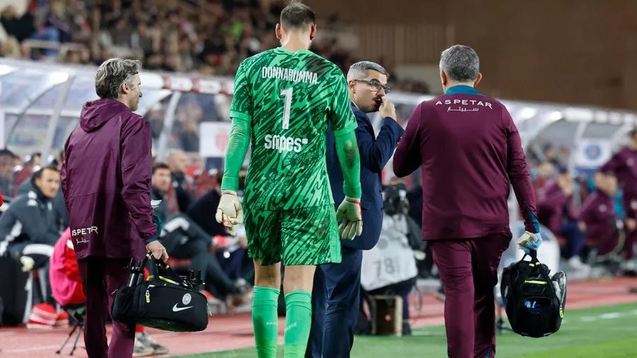 Gianluigi Donnarumma sufre un aparatoso corte en el rostro