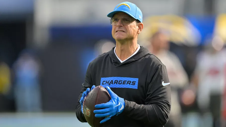 Jim Harbaugh ha logrado hacer de Los Angeles Chargers un equipo competitivo