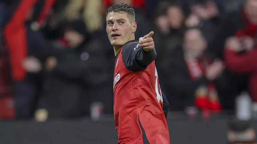 Patrik Schick se lució con un póker en el triunfo del Bayer Leverkusen