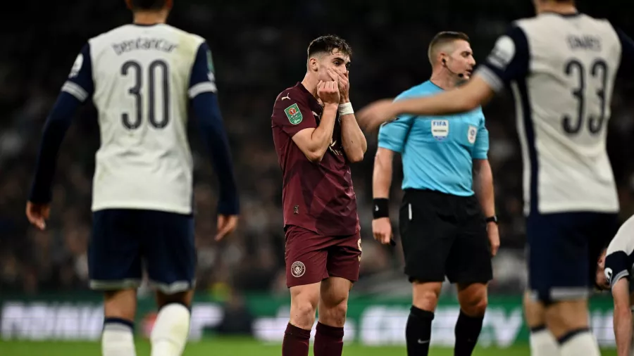 30 de octubre: Derrota 2-1 vs Tottenham, eliminado en octavos de final de la Carabao Cup