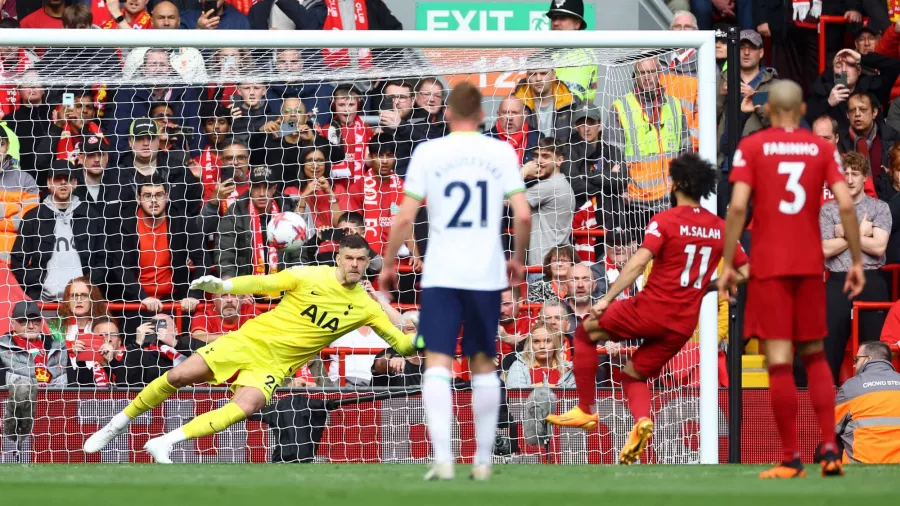 30 de abril de 2023, Premier League: Victoria 4-3 para Liverpool