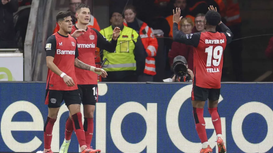 Bayer Leverkusen se va al parón invernal como segundo de la Bundesliga con 32 puntos; Bayern Munich es primero con 36.