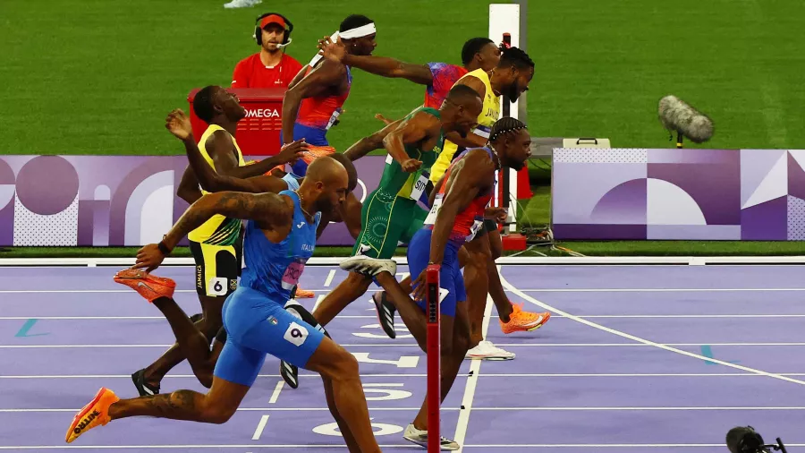 Noah Lyles, rey los 100 metros planos: El estadounidense se colgó su primer oro olímpico en un ‘photo finish’ pues aunque Kishane Thompson también paró el cronometro en 9.79 segundos, lo hizo cinco milésimas después que Lyles.
