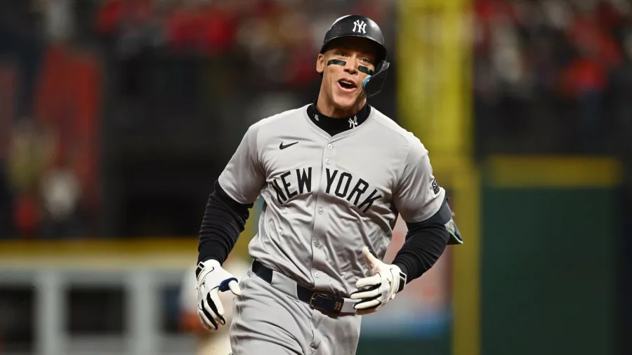 Aaron Judge y su año redondo: Fue elegido MVP de la Liga Americana de la MLB, líder de bateo en toda la liga y el más joven en llegar a 300 home runs en la historia.