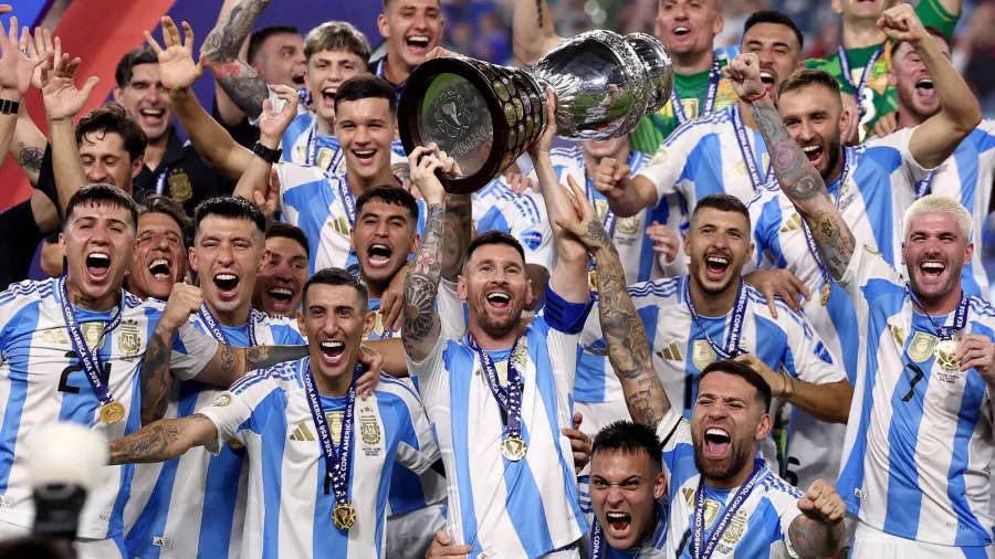 Argentina bicampeón de la Copa América: La ‘Albiceleste’ se impuso a Colombia por la mínima en tiempo extra y aseguró su título #16 de la competencia, más que cualquier otra selección.