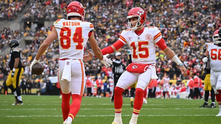 Patrick Mahomes lanzó para 320 yardas y 3 TD