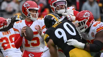 Kansas City Chiefs arrollaron a Pittsburgh Steelers en un día histórico para Travis Kelce