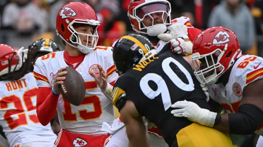 Kansas City superó 29-10 a Steelers para colocarse como líder de la división oeste con marca de 15-1