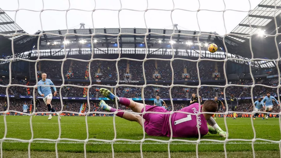 Erling Haaland y un penalti indigno en el último partido del Manchester City en casa