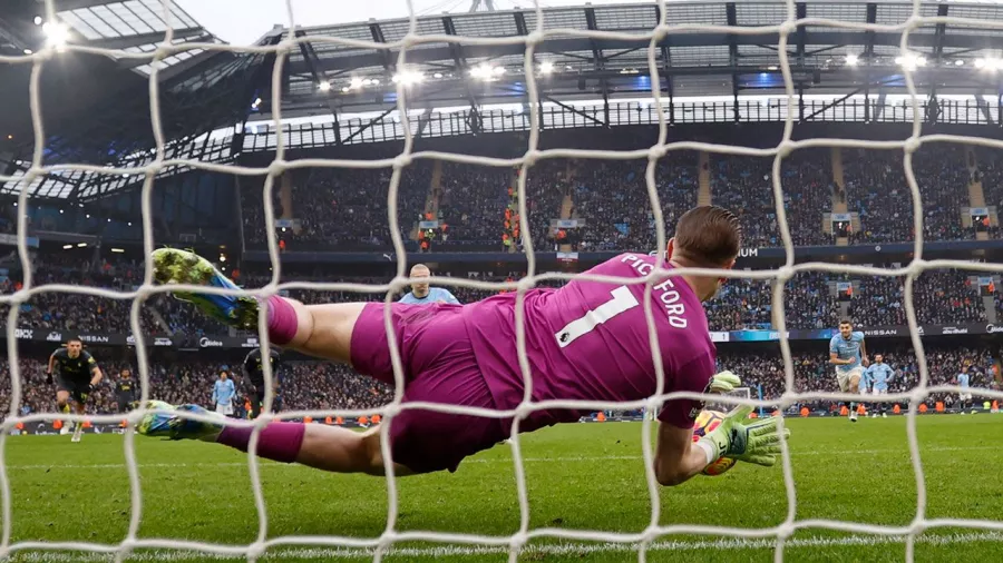 Erling Haaland y un penalti indigno en el último partido del Manchester City en casa