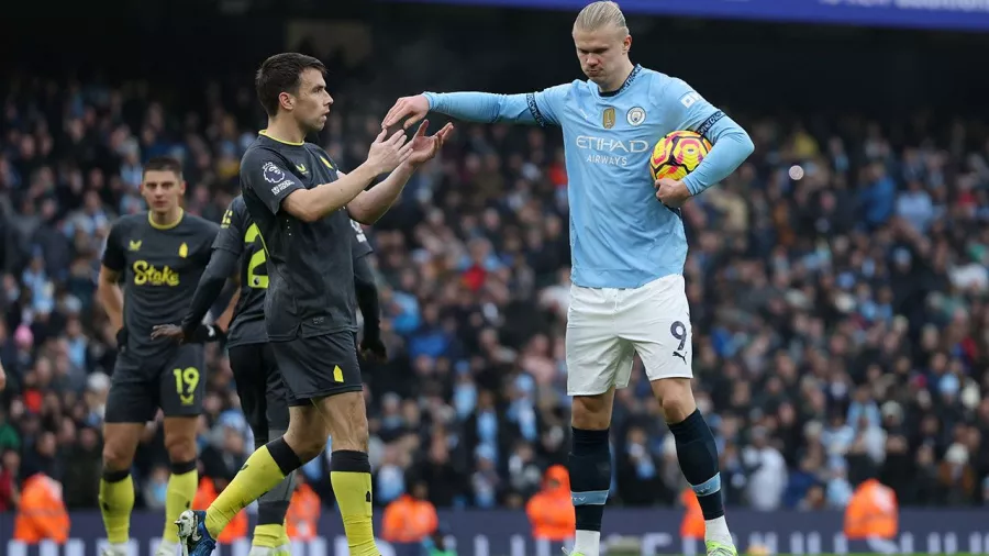 Erling Haaland y un penalti indigno en el último partido del Manchester City en casa