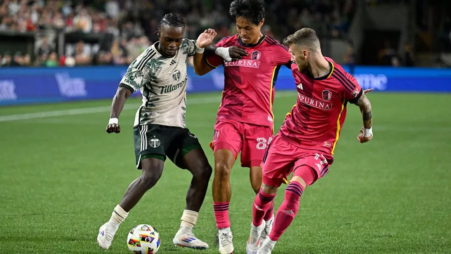 8. El partido más dramático. El 24 de agosto, Portland Timbers y St. Louis SC empataron 4-4, siendo éste el sexto partido de la temporada donde se anotaron 8 goles.