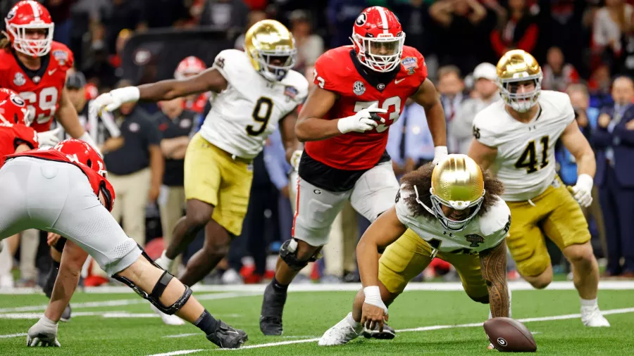 Notre Dame es el último semifinalista del futbol americano colegial