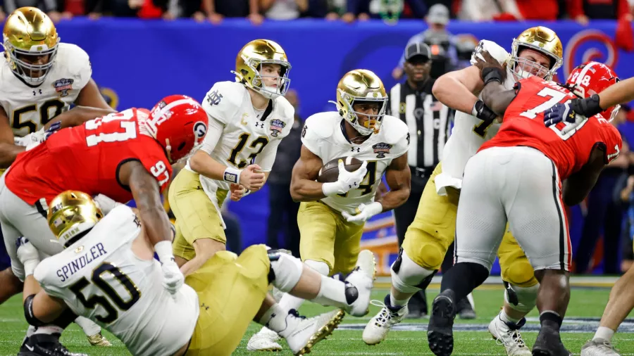 Notre Dame es el último semifinalista del futbol americano colegial