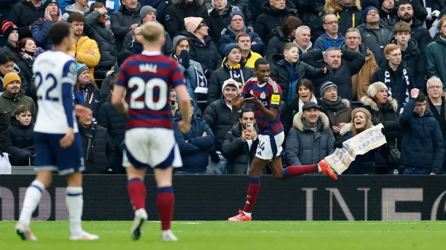 Newcastle está a dos puntos del cuarto lugar que ocupa Nottingham Forest 