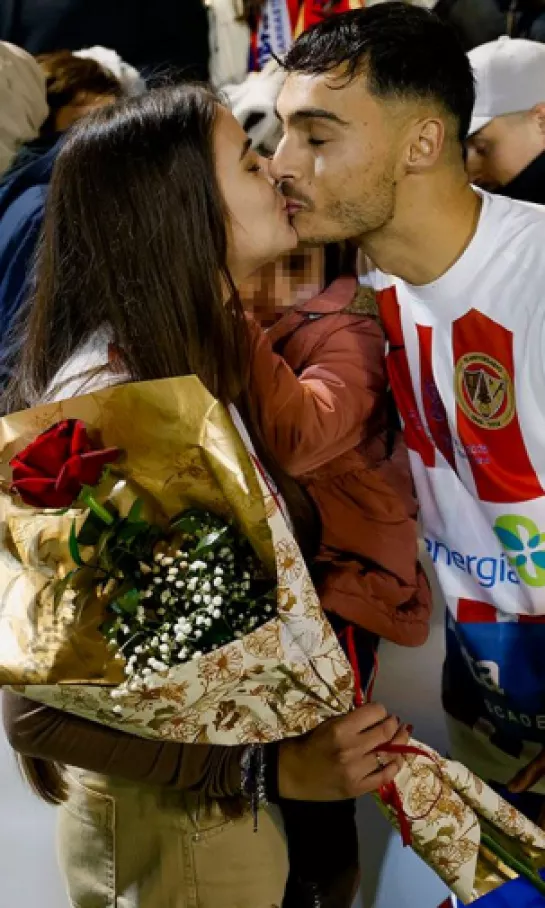 Tras la goleada del Barcelona, jugador del Barbastro pide matrimonio