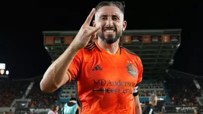 Héctor Herrera, mediocampista mexicano de 34 años | Houston Dynamo ---> Toluca