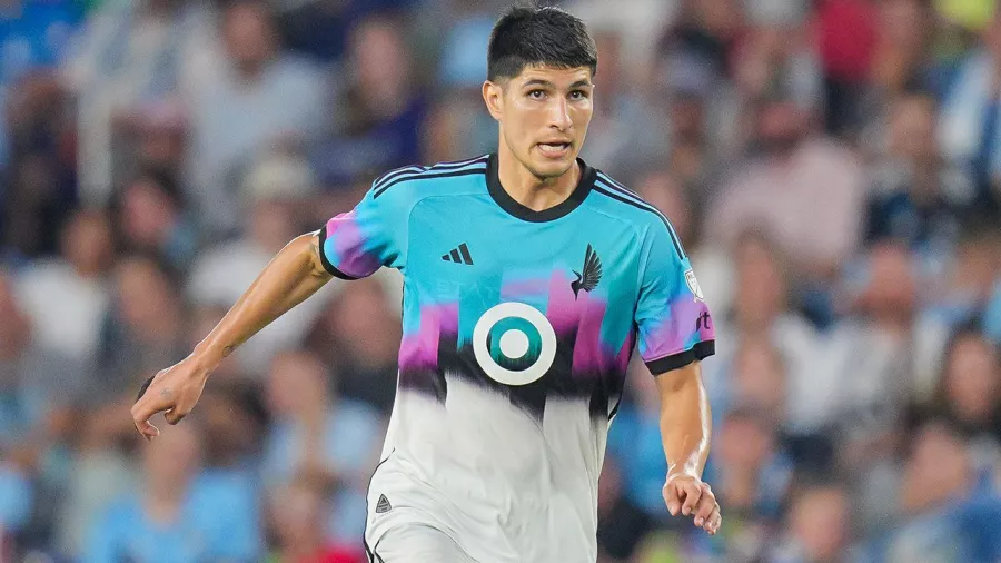 Miguel Tapias, defensa mexicano de 27 años | Minnesota United ---> Chivas