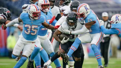 Ni con el uniforme de los Oilers pudieron ganar los Titans