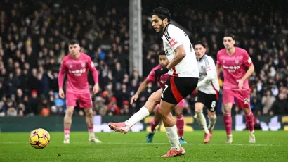 El 'Lobo' llegó a 55 goles en la Premier League y es el mexicano con más goles en la competencia