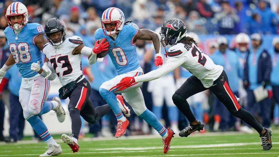 Ni con el uniforme de los Oilers pudieron ganar los Titans