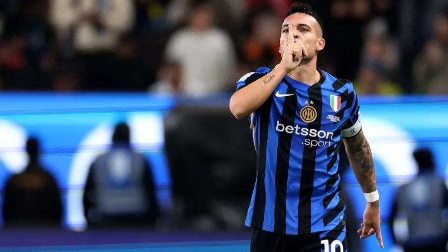 Lautaro Martínez no faltó a su cita con la Supercopa de Italia