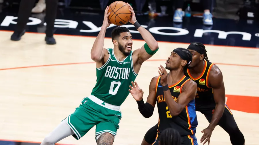 Los campeones Celtics fueron exhibidos por el Thunder