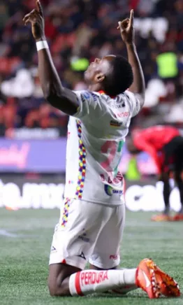 Necaxa ya compró a Diber Cambindo