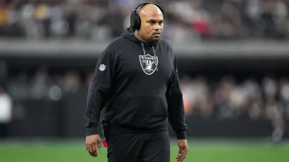 Los Raiders se quedan sin coach tras el despido de Antonio Pierce