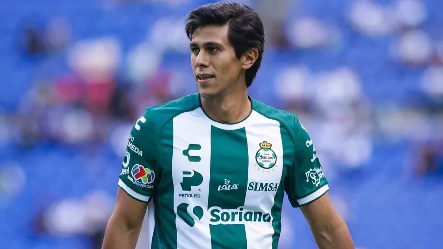 José Juan Macías, delantero | Canterano de Chivas, pero actualmente juega en Santos