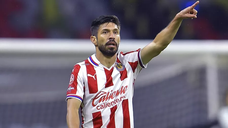 Oribe Peralta, delantero | Canterano de Santos, pero se retiró en Chivas