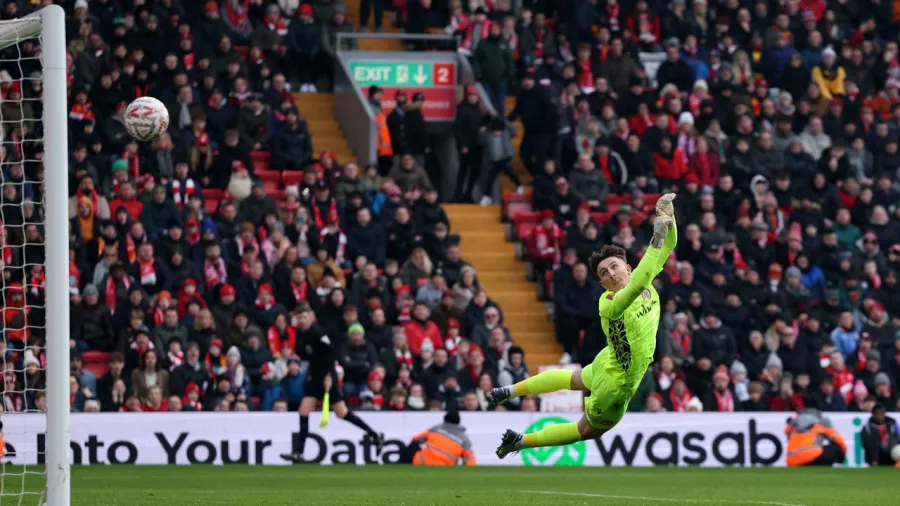 Trent Alexander Arnold anotó un golazo al 45