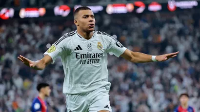 Delantero: Kylian Mbappé, Real Madrid, 180 MDE