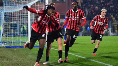 Milan remontó en cinco minutos y se acercó a la zona europea en la Serie A