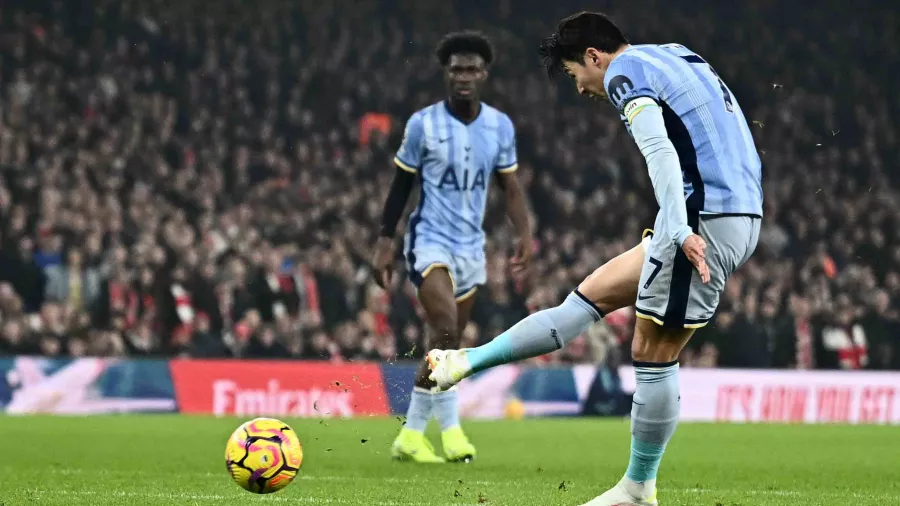 Finalmente, en un córner, Heung-Min Son abrió el marcador al minuto 25.