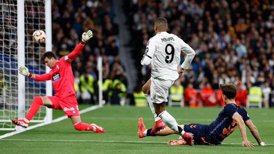 Kylian Mbappé y Vinícius Júnior dejaron la mesa puesta para el Real Madrid