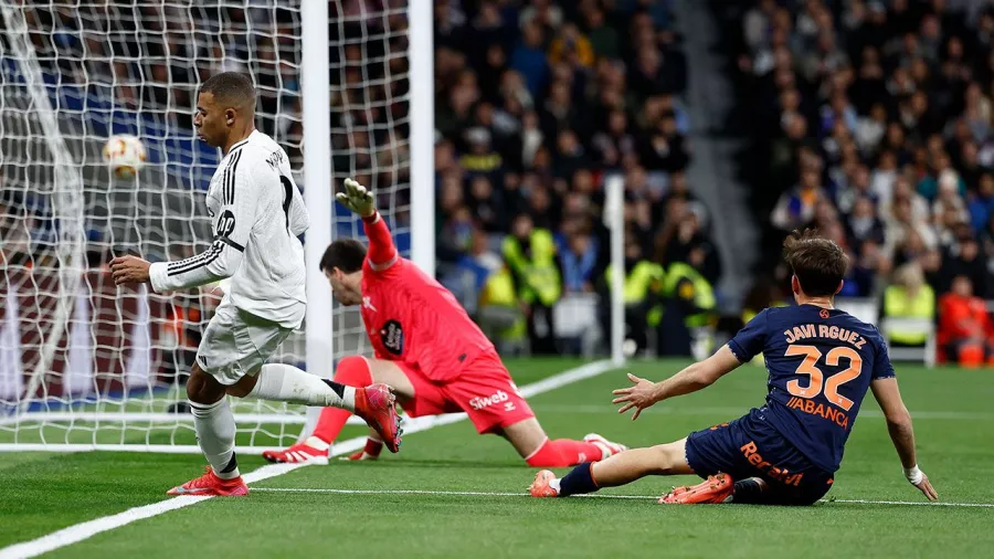 Kylian Mbappé y Vinícius Júnior dejaron la mesa puesta para el Real Madrid