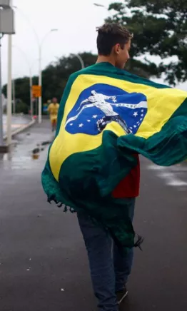 Tormenta azota Porto Alegre a unas horas del juego del Tri