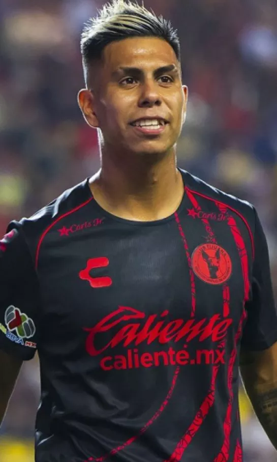 Efraín Álvarez, encantado con la idea de llegar a Chivas