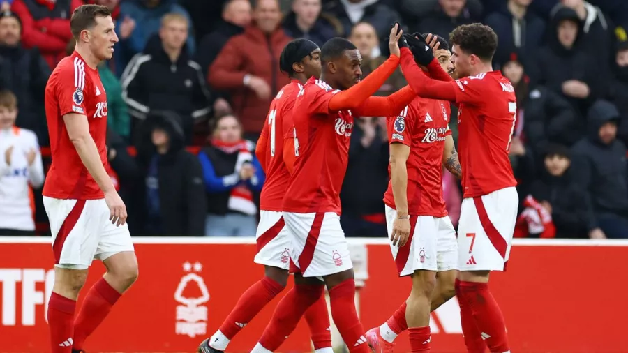 Pasan las jornadas y Nottingham Forest sigue en lo alto de la Premier League