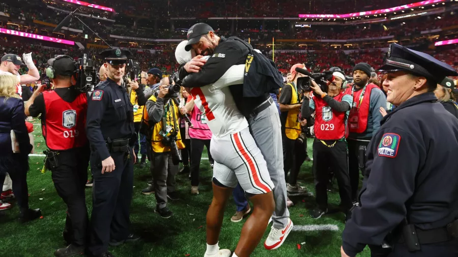 Gran festejo de los Ohio State Buckeyes, campeones nacionales