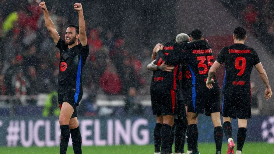 La celebración del Barcelona tras la remontada histórica en Lisboa